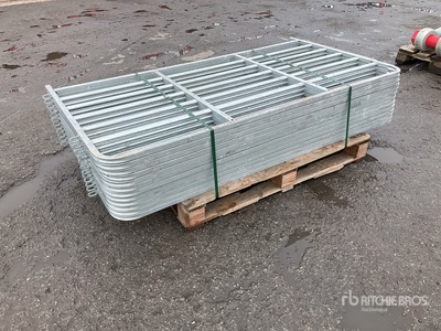 Quantity of (12) 6' galvanised H/D oval sheep hurdles معدات زراعية متنوعة