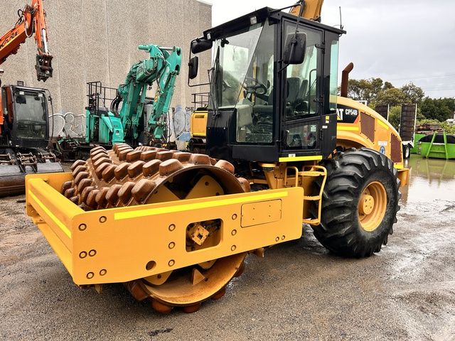 2013 Cat CP54B Padfoot Drum Compactor 2013 Cat CP54B Padfoot Drum Compactor