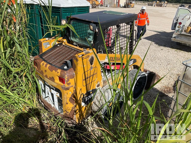 MINI CARGADOR SOBRE RUEDAS 2013 CATERPILLAR 226B3