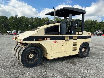 2008 Ingersoll Rand PT-240R 8 Wheel Compacteur pneumatique