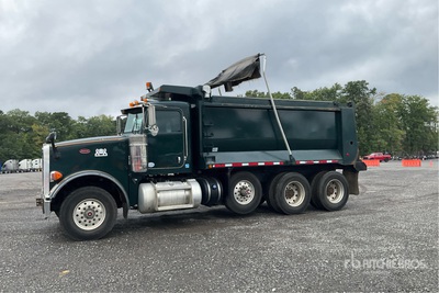 2013 Peterbilt 367 8x4 Tri/A Dump Truck