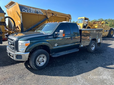 2016 Ford F-350 4x4 Extended Cab Utility Truck