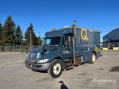 2009 International 4300 4x2 Nutzkraftwagen