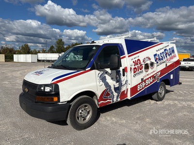 2022 Chevrolet Express G3500 4x2 Utility Truck