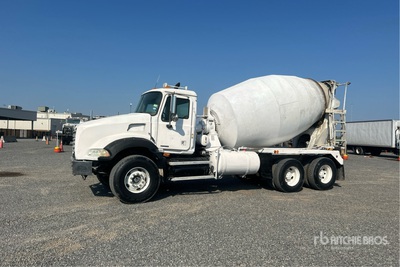 2005 Mack CT713 6x4 Mixer Truck