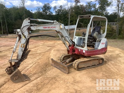 Takeuchi TB228 を見 Mini Excavator