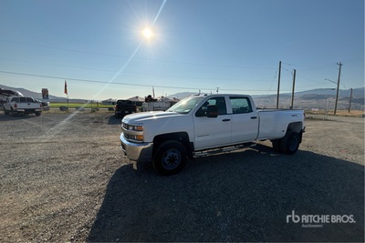 2015 Chevrolet Silverado 3500 HD Silverado 4x4 Crew Cab Pickup