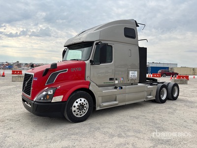 2016 Volvo VNL 6x4 3- Achs Sattelzugmaschine mit Schlafkabine