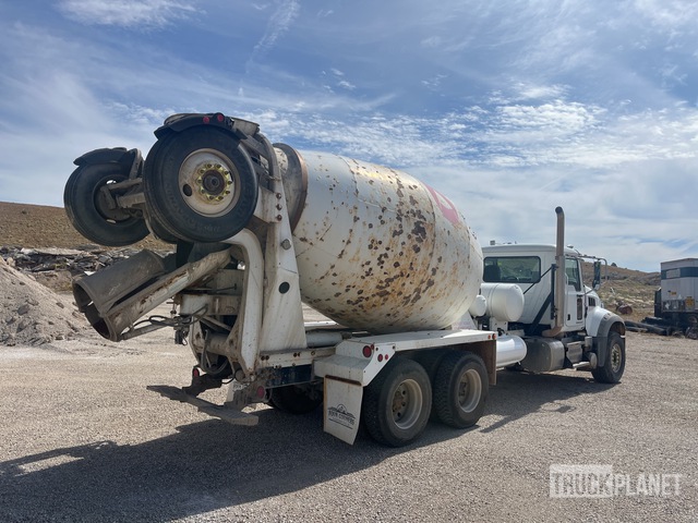 CAMIóN REVOLVEDOR 2017 MACK MCNEILUS 10.5 CYD