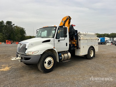 2017 Effer 135/3S 8075 lb Knuckle Boom on 2018 International 4300 Boom Truck