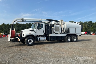 2014 Vac-Con VPD4212LHAE-0 on 2015 Freightliner 114SD 6x4 شاحنة شفط و حفر
