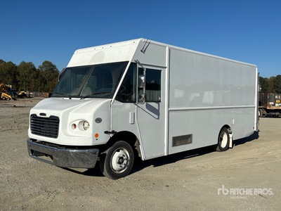 2018 Freightliner MT45 4x2 Furgón de Reparto