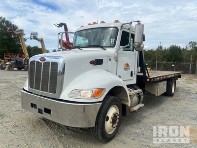 2019 Peterbilt 337 4x2 Autocarro con pianale rollback