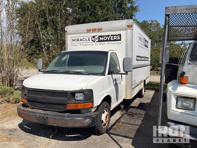 2008 GMC Savana 4x2 Moving Kastenwägen