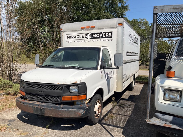 2008 GMC Savana 4x2 Moving Van Truck