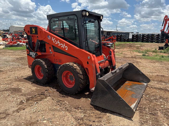 MINI CARGADOR SOBRE RUEDAS 2023 KUBOTA SSV75HC