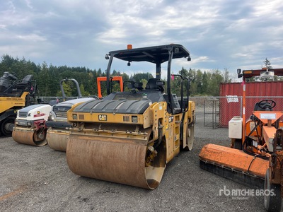 2016 Cat CB-54B Dubbele trommelwals