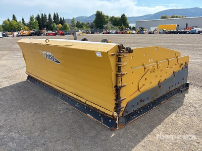 0 ft Hydraulic Reversing 11 ft 8 in / 27 ft 8 in Schneepflug - Fits Wheel Loader