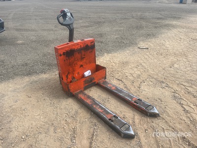 2009 Toyota 7HBW23 4500 lb Pallet Jack (Inoperable)