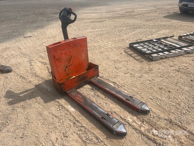2010 Toyota 7HBW23 4500 lb Pallet Jack (Inoperable)