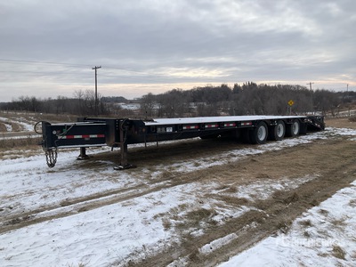 2001 B-B Trailers 34 ft Tri/A Remolque Portamaquinaria