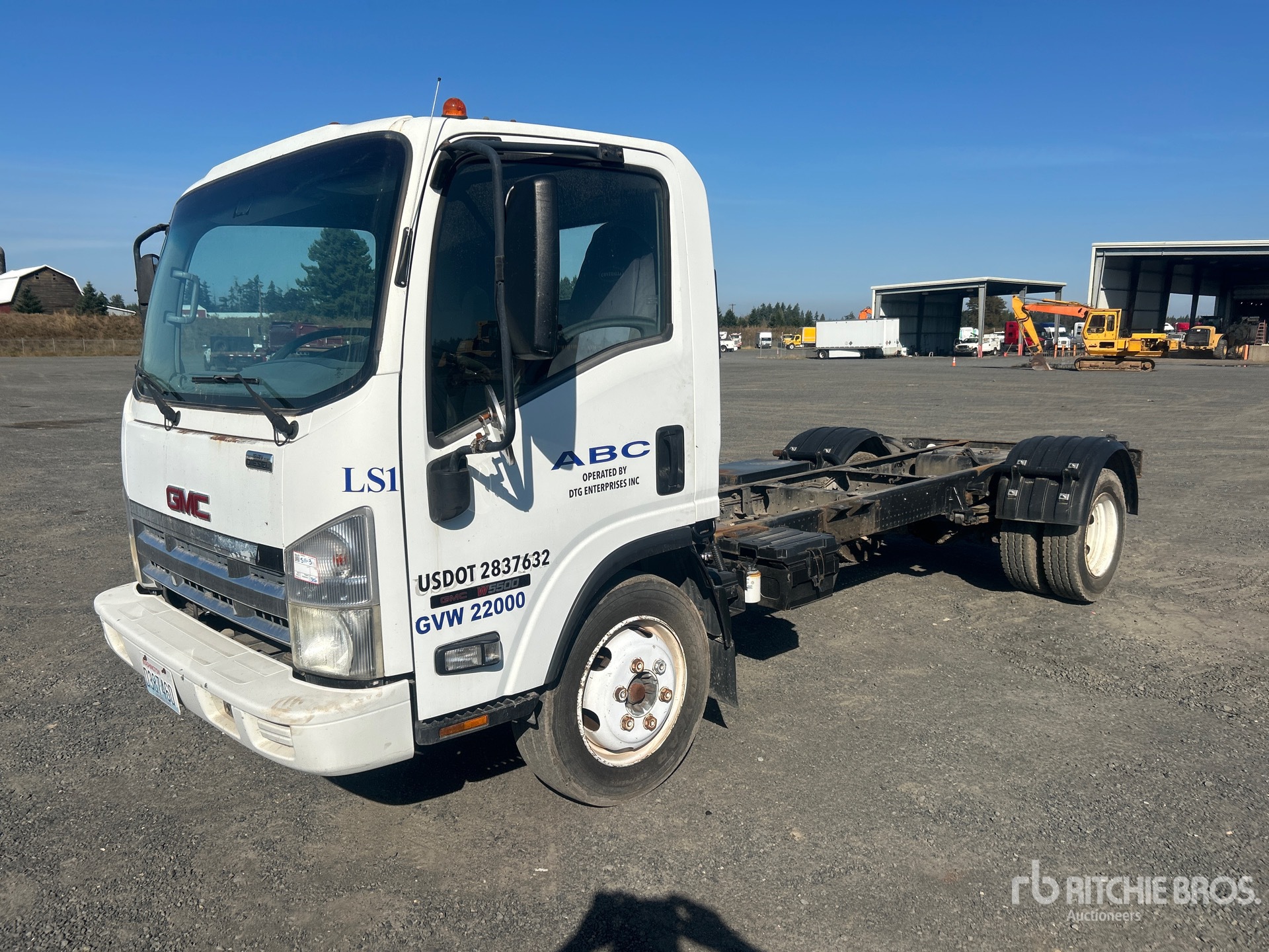 2008 GMC W5500 4x2 Cab and Chassis