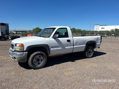 2004 GMC Sierra 2500HD 4x2 Pick-up