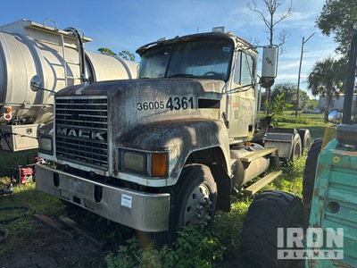 2002 Mack CH613 6x4 Cabina per trattore stradale (Inoperable)