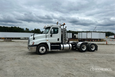 2016 Freightliner Cascadia 125 6x4 تراكتور شاحنة نهارية (ثنائية المحور)