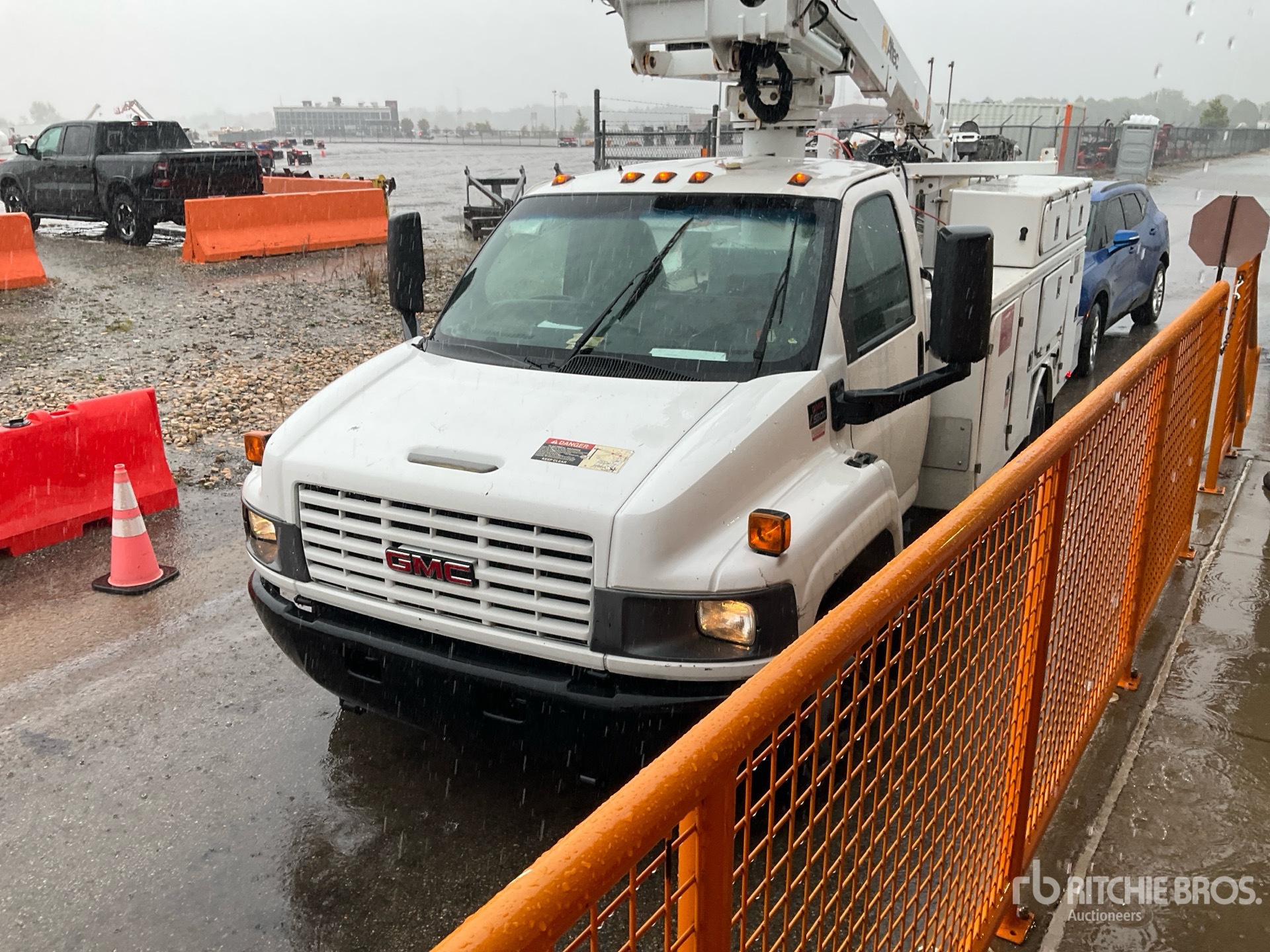 2005 GMC C5500 Service Truck