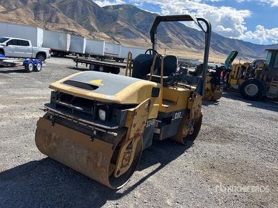 2002 Cat CB334D Rodillo Tándem (Inoperable)