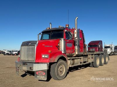 2006 Western Star 4900SA 8x6 Sleeper Winch Truck