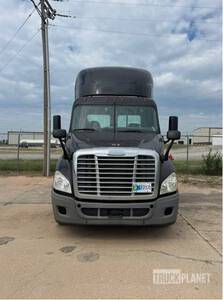 2016 Freightliner Custom CASADIA T/A Day Cab Truck Tractor