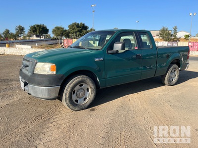 2005 Ford F-150 XL 4x2 Extended Cab Pickup
