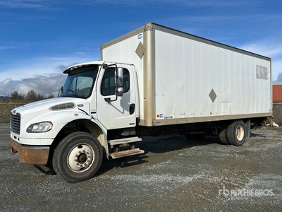 2005 Freightliner M2106 4x2 Furgoneta caja cerrada