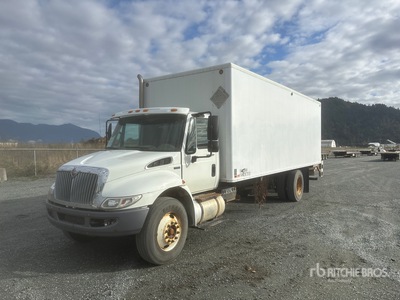 2012 International Durastar 4300 4x2 Furgonetka