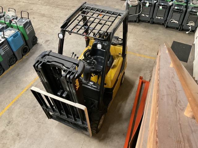 2008 Yale GLC050VXNVSE083 3450 lb Cushion Tire Forklift (Inoperable)