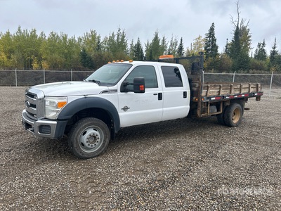 2013 Ford F-550 XLT 4x4 Crew Cab Flatbed Truck