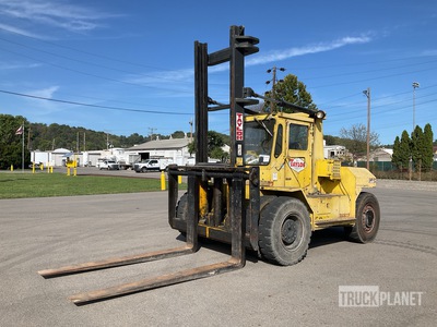 Taylor TY300S 30000 lb Pneumatic Tire Chariot Élévateur