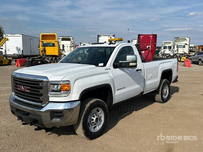 2018 GMC Sierra 2500HD 4x4 Boss 8'2" snow plow in bed Pickup