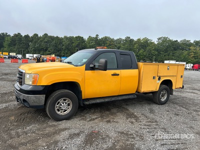 2008 GMC Sierra 2500HD 4x4 Extended Cab Utility Truck