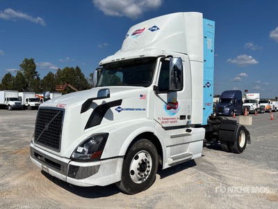 2017 Volvo VNL CNG 4x2 S/A Day Cab Truck Tractor (Inoperable)