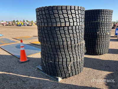 Quantity of (4) Radial Beaver 20.5R25 Wheel Loader Neumáticos (Unused)