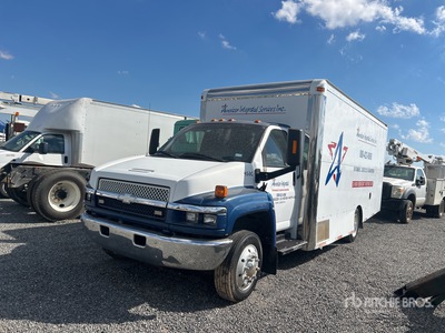 2004 Chevrolet C5500 4x2 Furgoneta caja cerrada