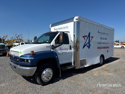 2004 Chevrolet C5500 4x2 Van Truck