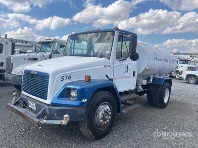 2001 Freightliner FL 70 2000 gal 4x2 Water Truck