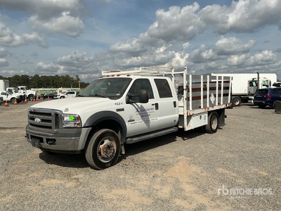 2006 Ford F-550 XLT 4x4 Crew Cab Camión Caja Abierta