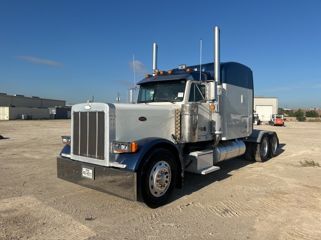 2004 Peterbilt 379 6x4 T/A Sleeper Truck Tractor 2004 Peterbilt 379 6x4 T/A Sleeper Truck Tractor