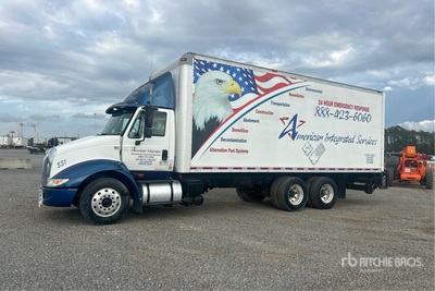 2004 International 8600 Van Truck