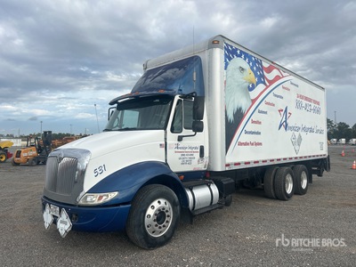 2004 International 8600 6x4 Van Truck